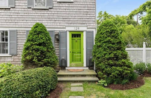Cotuit Casa | MEJORANDO LA RELAJACIÓN Y LA SOFISTICACIÓN en el corazón de un pueblo histórico.