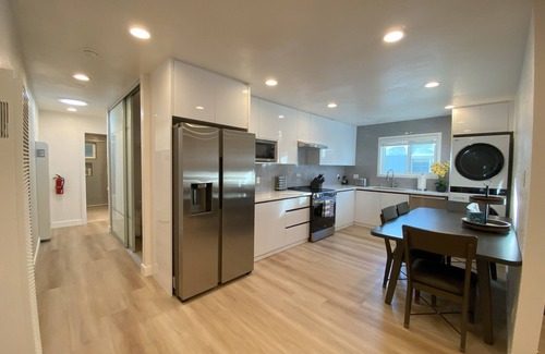 Sharp Park Condominio | Elegant Beachside 2B1B Retreat Newly Renovated Free Parking 15min SF/SFO