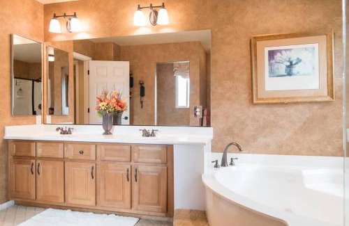 Paradise Casa | Elegant beautiful home With Pool & Heated Spa