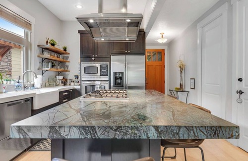 Southeast Boise Casa | Elegant Boise River Home at Bown Crossing with Hot Tub