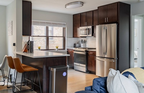 Evanston Apartamento | Elegant|Brand New Remodeled|1BR|Next to Beach