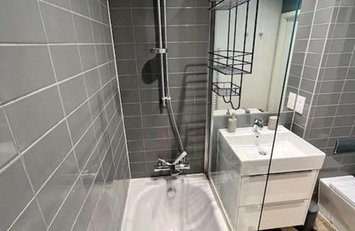 New Cross Apartamento | Elegant Chic Living: 1 Bed In Vibrant London Area