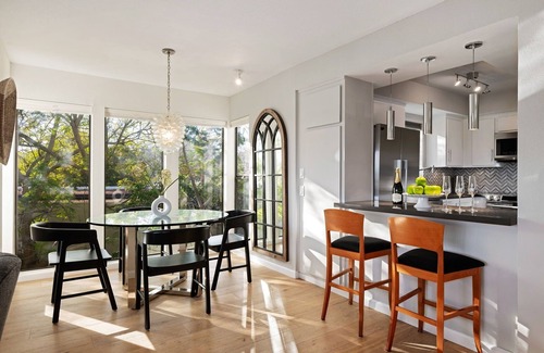 Toro Canyon Condominio | Elegant Condo in Exclusive Polo Field Complex with Desk & Fireplace!