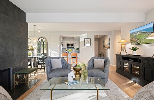 Toro Canyon Condominio | Elegant Condo in Exclusive Polo Field Complex with Desk & Fireplace!
