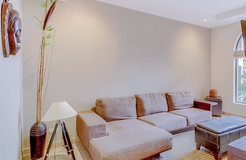 Barrio Los Villalobos Apartamento | Elegante condominio en propiedad frente al mar con piscina compartida y vistas al mar!