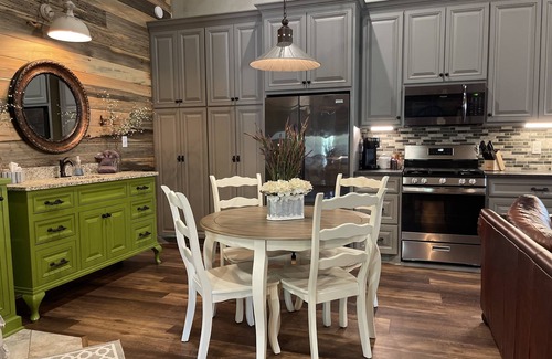 Valley Mills Cabina | Elegant Country Cottage