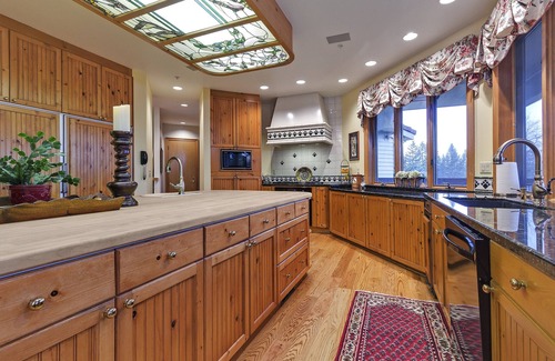 Estacada Casa | Elegant Country Estate on 620 ace timber and Christmas tree farm