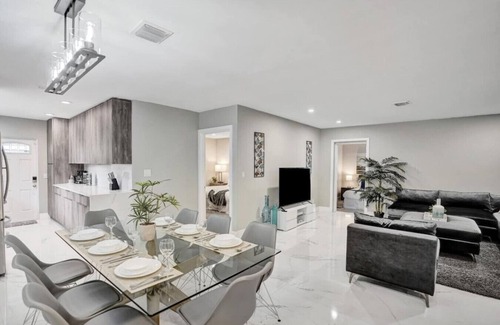 South Lake Casa | Elegant & Cozy Heated Pool/5 min to Beach/GameRoom