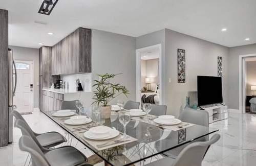 South Lake Casa | Elegant & Cozy Heated Pool/5 min to Beach/GameRoom