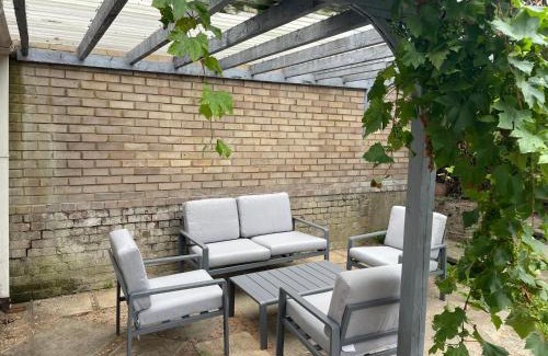 Luton Casa | Elegant Devon