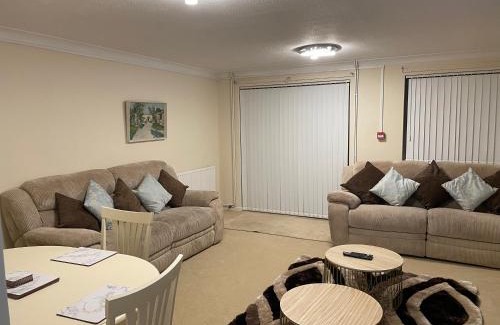 Luton Casa | Elegant Devon