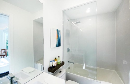 Cabbagetown South Casa | Elegant Downtown Home