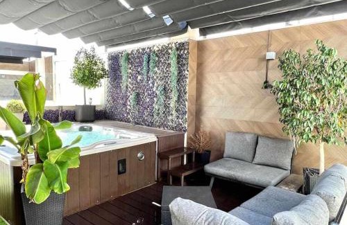San Lorenzo Apartamento | Elegant Duplex 3 Master Bedrooms and Private