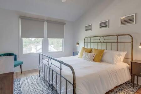 Greenwood Casa | Elegant East Nashville Townhouse Retreat