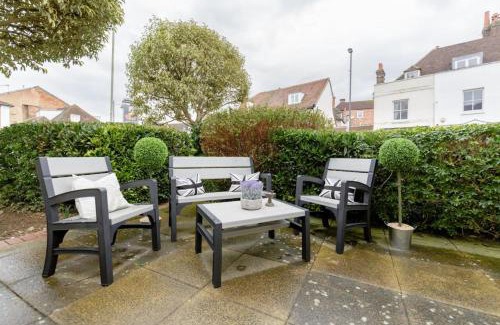 Epsom Apartamento | Elegant Epsom Flat in Period Building