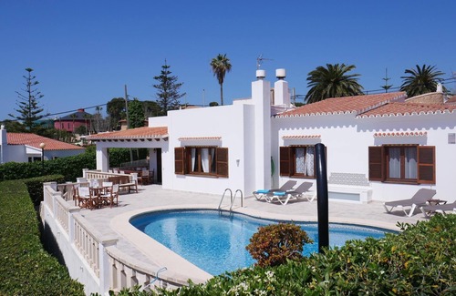 Punta Prima Villa | Villa elegante y espaciosa cerca del mar para 8 personas.