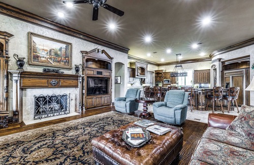 Forney Casa | Elegant Estate - Pool & Views