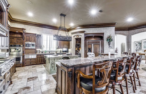 Forney Casa | Elegant Estate - Pool & Views