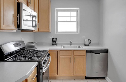 Evanston Apartamento | Elegant Evanston 2BR, 1 mile from Northwestern campus, by Blueground