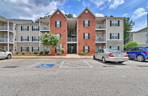 Westover Apartamento | Elegant Fayetteville Condo 8 Mi to Downtown!