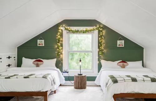 Forks Casa | Elegant Forest Retreat - Starlink, Coffee, BBQ
