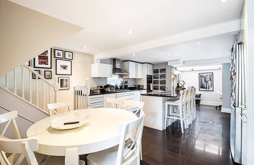 Sands End Casa | Elegant Fulham Retreat with Private Garden