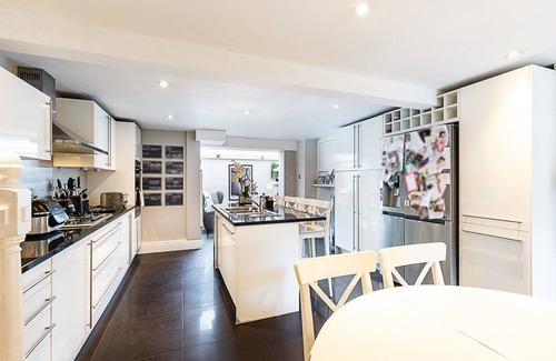 Sands End Casa | Elegant Fulham Retreat with Private Garden