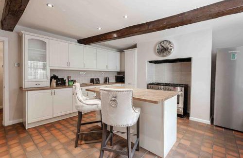 Chinatown Casa | Elegant Georgian Listed Townhouse