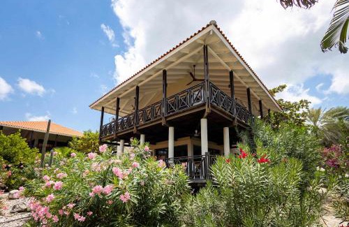 Pietermaai District Casa | Elegant Getaway for Couples & Friends at Blue Bay