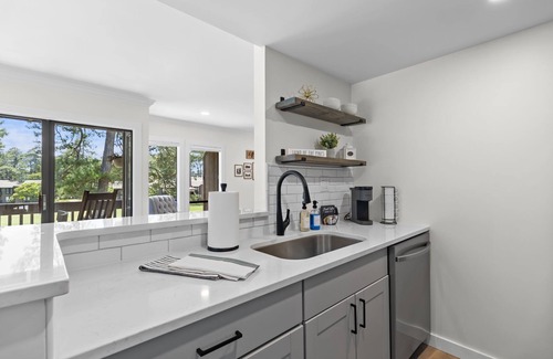 Pinehurst Condominio | Elegant Golf Front Condo w/ King, Walk to Village