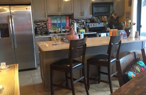 Estate Altona Condominio | Elegant Harbor View Condo Get-A-Way @ Schooner Bay