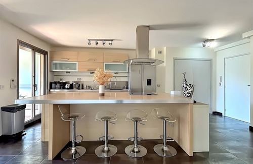 Mont Boron Apartamento | Elegant Haven of Peace | Garage | Terrace | Garden | Residential Pool |WiFi