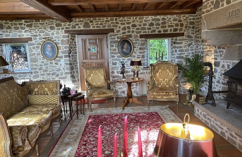 Saint-Denis-le-Gast Casa | Elegant , historic country house ..ideal to see D Day beaches &Mont St MIcheal