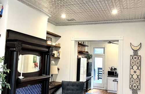 Le Droit Park Casa | Elegant, Historic Townhouse in Heart of DC