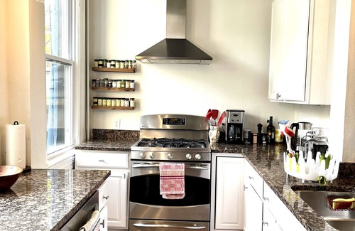 Le Droit Park Casa | Elegant, Historic Townhouse in Heart of DC
