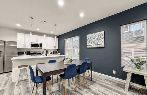 Kessler Casa | Elegant Home 3BD | Sleeps 12 | Free Parking