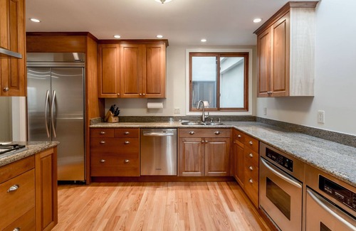 Pacific Heights Condominio | Casa elegante en Pacific Heights - recientemente renovado con encantos clásicos