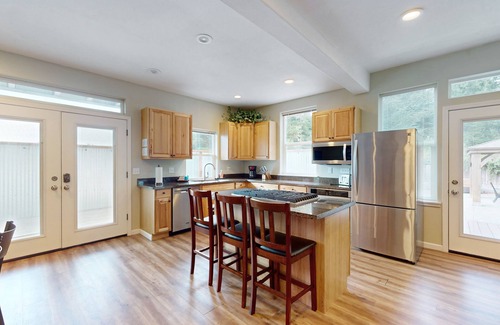 McKinleyville Casa | Elegant home near beach with gazebo, wood burning stove & private W/D