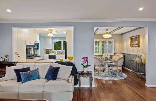 Ladera Heights Casa | Elegant Home w/Panoramic City Views & Outdoor Oasis near Sony, Apple, Google