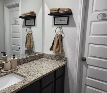 Northside Casa | Elegant Home with Jacuzzi hot tub and pool table