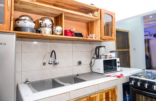 Lome Casa | Elegant House near the Beach in Lomé, agbavi – A/C & Wi-Fi Included