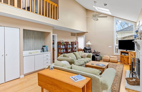 Amagansett North Casa | Elegant house with private saltwater pool, hot tub, dog-friendly yard & W/D