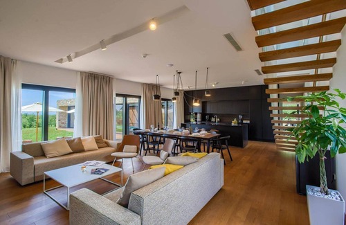 Jasenovica Villa | Elegant Istria Villa | 18m Private Pool | Villa Novica Platinum | 4 Bedrooms | Jacuzzi Sauna and Gym
