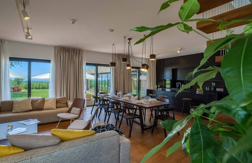 Jasenovica Villa | Elegant Istria Villa | 18m Private Pool | Villa Novica Platinum | 4 Bedrooms | Jacuzzi Sauna and Gym