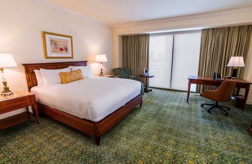 Civic Core Hotel | Elegant King Suite at Westgate Hotel, Poolside Ambience, Central San Diego