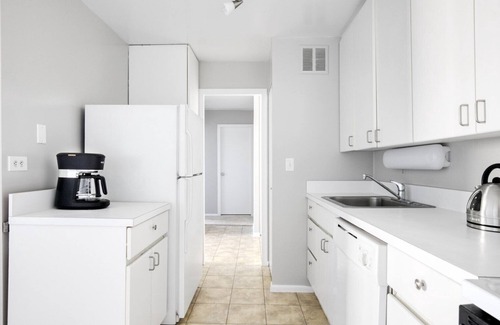 Lake View East Apartamento | Elegant Lakeview 1BR w/ Gym, Pool, 1 block to Lincoln Park, by Blueground
