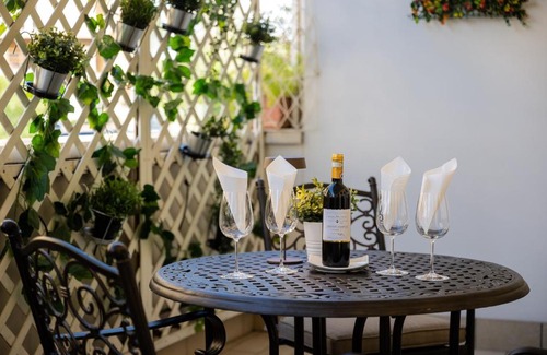 Isolotto Apartamento | Elegant Location in Florence - 2 FREE PARKING!