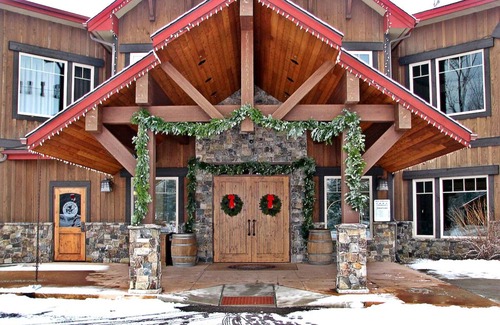 Whitefish Apartamento | Elegant Lodge-Managed Home | Pool, Spa, Lakefront & Near Viking Creek Preserve