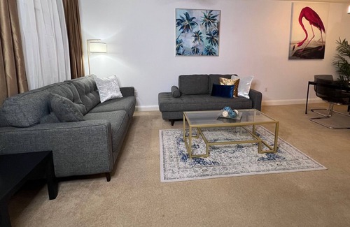 New Tampa Casa | Elegant Long Stay: Pool, Business, Medical Travel, Wi-Fi, Gated by Tampa Palms
