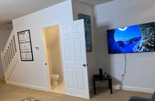 New Tampa Casa | Elegant Long Stay: Pool, Business, Medical Travel, Wi-Fi, Gated by Tampa Palms